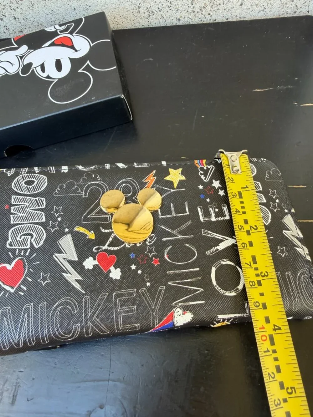 NEW DISNEY MICKEY MOUSE OMG / LOVE ZIP AROUND WALLET
